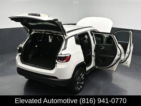 Used 2021 Jeep Compass Latitude AWD/4WD image 32