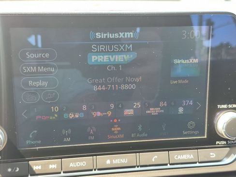 Used 2025 Nissan Altima 2.5 SV FWD image 17