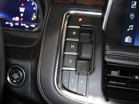 Used 2024 Chevrolet Suburban Premier AWD/4WD image 54