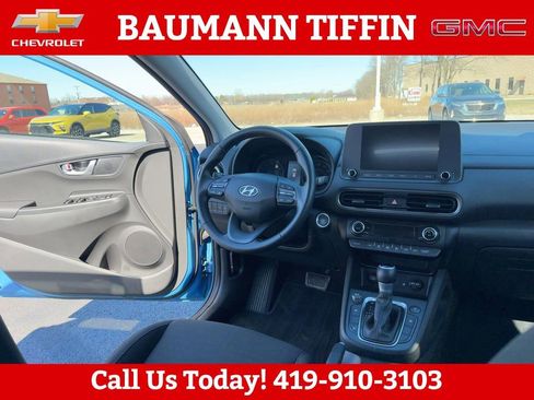 Used 2022 Hyundai Kona SEL w/ Convenience Package image 6