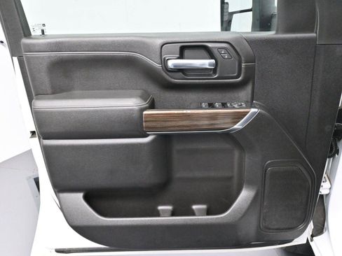 Used 2021 Chevrolet Silverado 2500 LT w/ Z71 Off-Road Package image 10