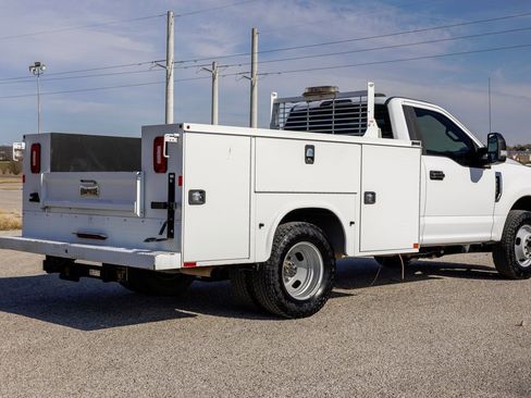 Used 2020 Ford F350 XL w/ Power Equipment Group image 7