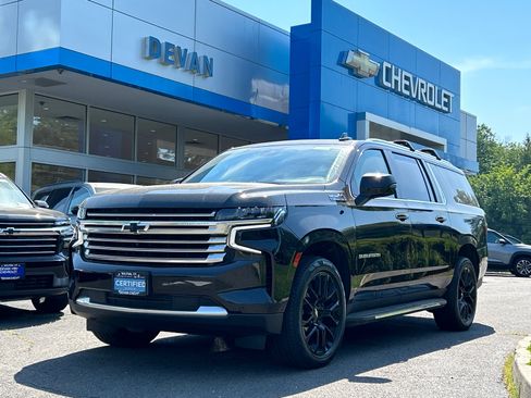 Certified 2023 Chevrolet Suburban High Country AWD/4WD image 1