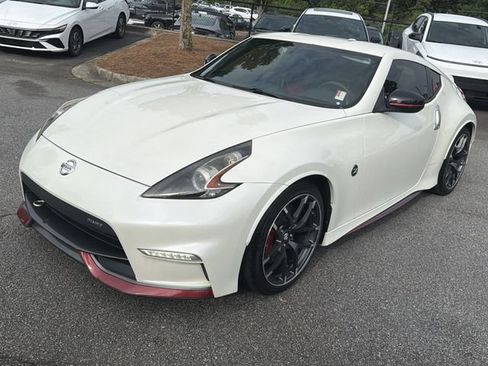 Used 2016 Nissan 370Z NISMO RWD image 3
