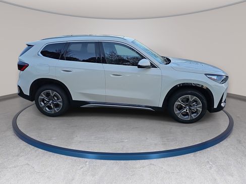 New 2026 BMW X1 xDrive28i w/ Convenience Package image 4