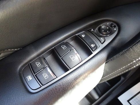 Used 2022 INFINITI QX80 Sensory w/ All-Season Package image 25