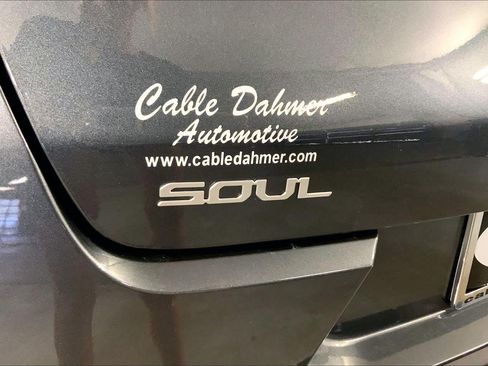 Used 2025 Kia Soul LX w/ LX Technology Package FWD image 8