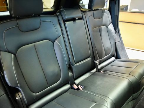 Used 2023 Jeep Grand Cherokee Overland image 25