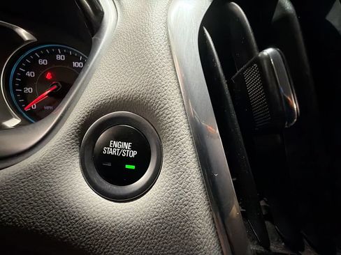 Used 2020 Chevrolet Traverse LT FWD image 16