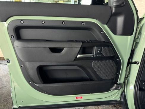 Used 2023 Land Rover Defender 110 75th Limited Edition image 20