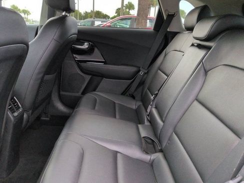 Used 2022 Kia Niro EX Premium FWD image 13