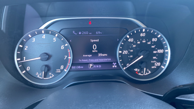 Used 2022 Nissan Titan SV AWD/4WD image 17