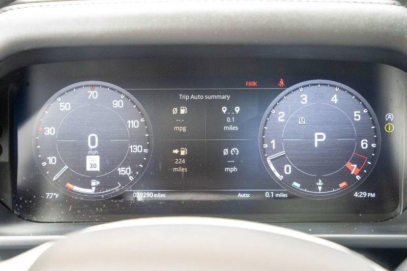 Used 2023 Land Rover Defender 130 SE AWD/4WD image 28