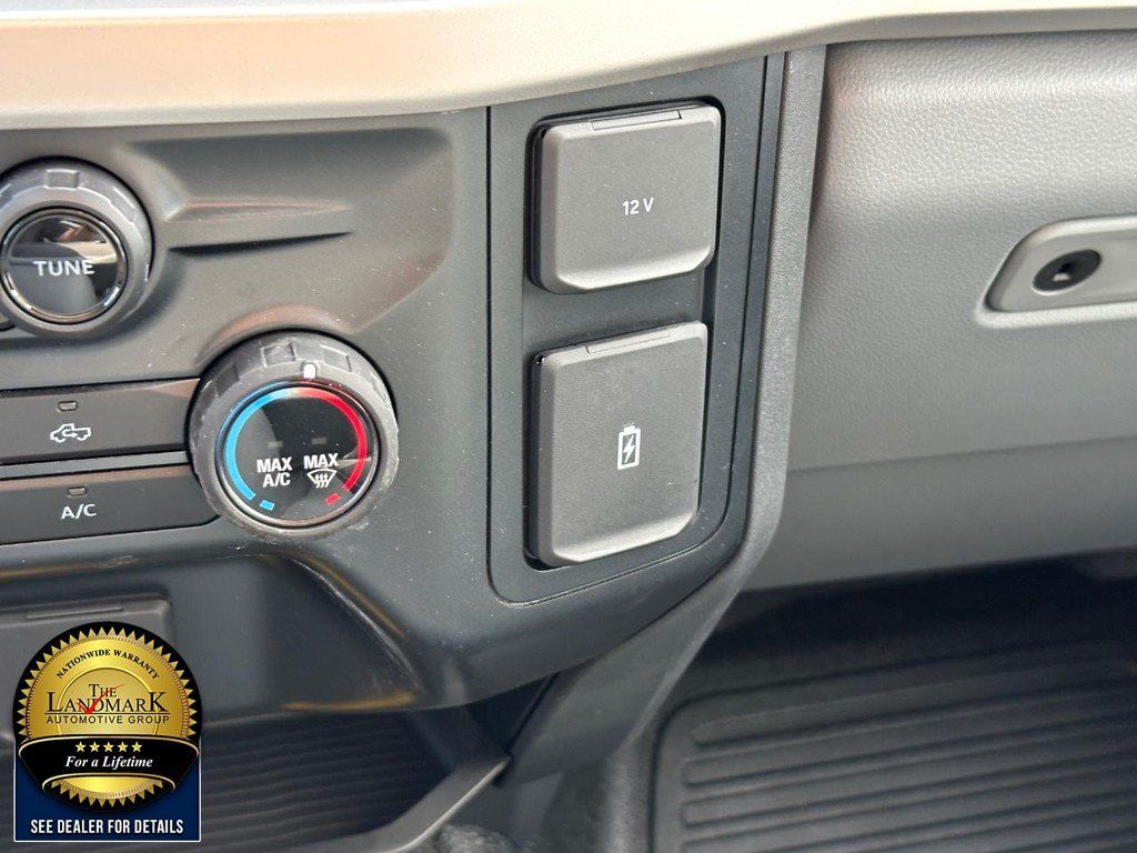 Used 2023 Ford F550 4x4 Regular Cab Super Duty image 16