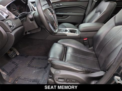 Used 2015 Cadillac SRX Luxury image 13