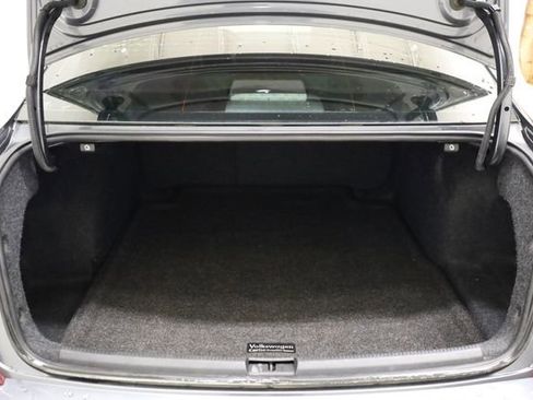 Used 2017 Volkswagen Passat 1.8T R-Line image 23