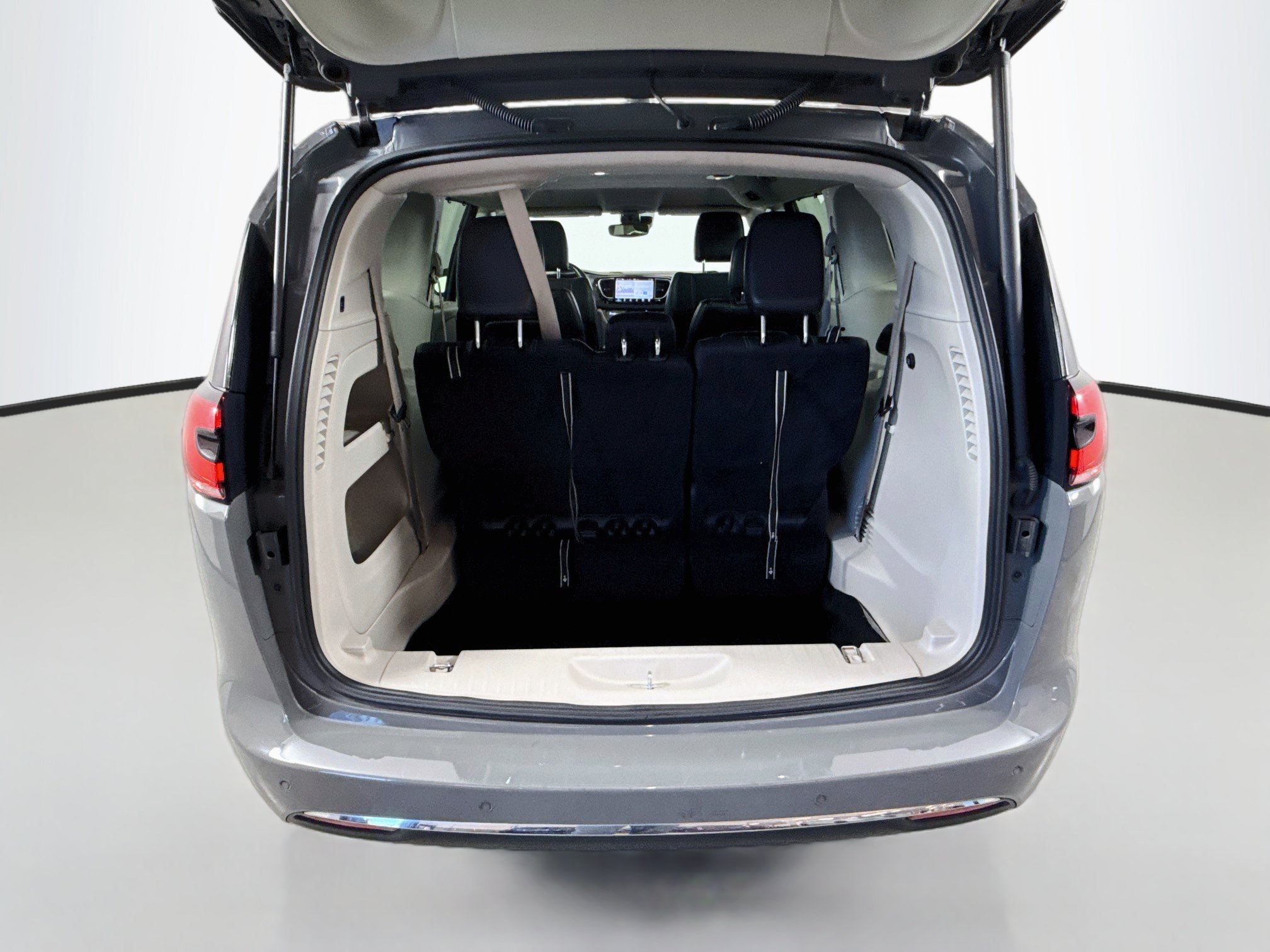Used 2022 Chrysler Pacifica Touring-L FWD image 23