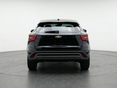 Used 2025 Chevrolet Trax LT w/ LT Convenience Package FWD image 7