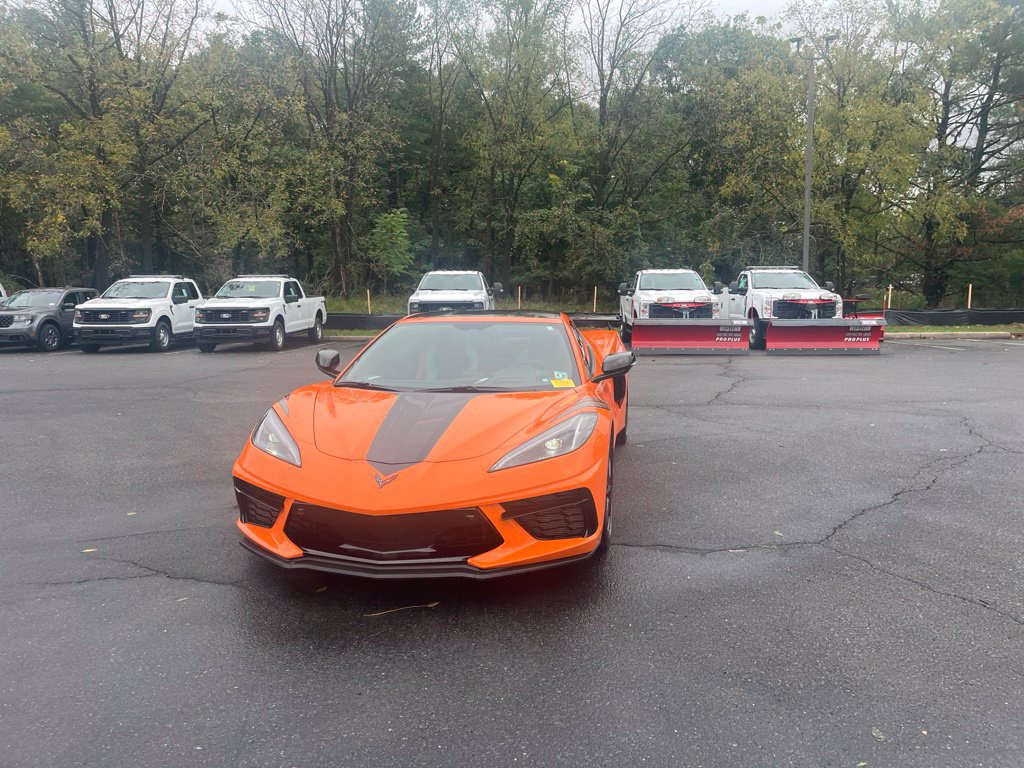 Used 2022 Chevrolet Corvette Stingray Preferred Cpe w/ Z51 Performance Package RWD image 2