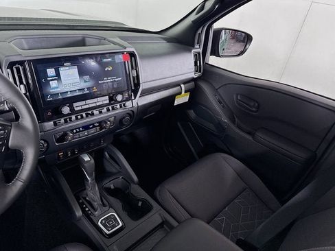 New 2026 Nissan Frontier SV w/ All-Weather Content Package AWD/4WD image 20
