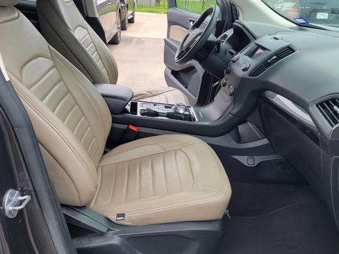 Used 2019 Ford Edge SE FWD image 35