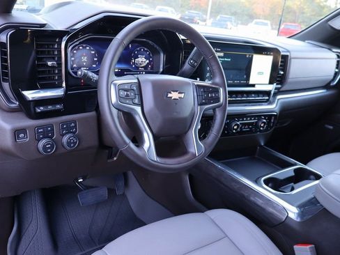 Used 2024 Chevrolet Silverado 2500 LTZ w/ LTZ Premium Package image 5