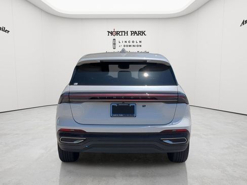 New 2026 Lincoln Nautilus Premier AWD/4WD image 4