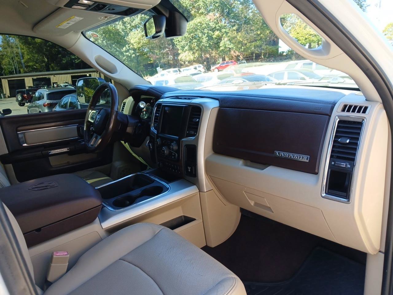 Used 2017 RAM 2500 Laramie AWD/4WD image 16