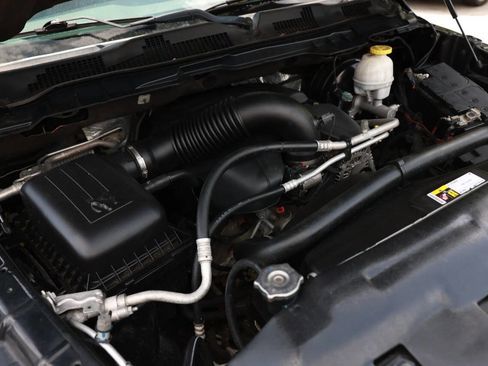 Used 2019 RAM 1500 Classic SLT AWD/4WD image 42