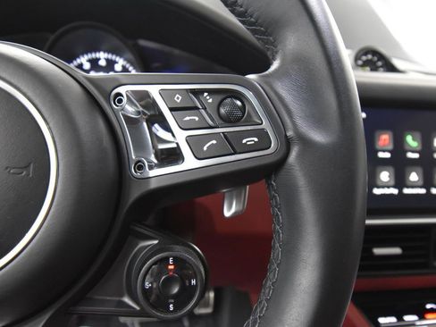 Used 2022 Porsche Cayenne Turbo S w/ Assistance Package image 32