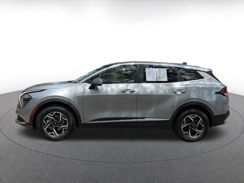 Used 2025 Kia Sportage LX FWD image 9
