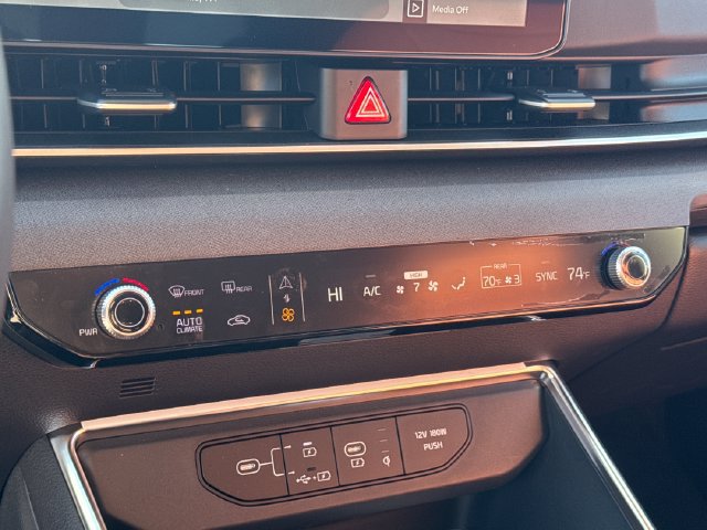 Certified 2026 Kia Carnival EX FWD image 32