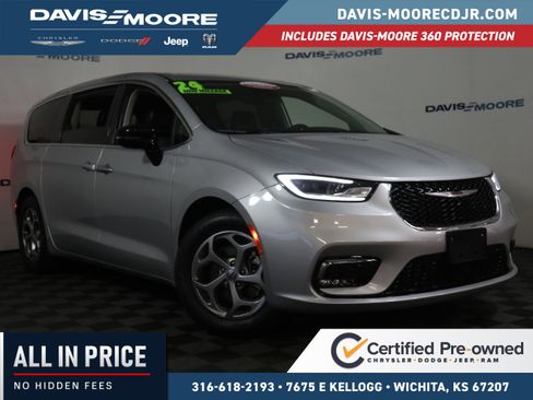 Used 2024 Chrysler Pacifica Limited FWD image 1