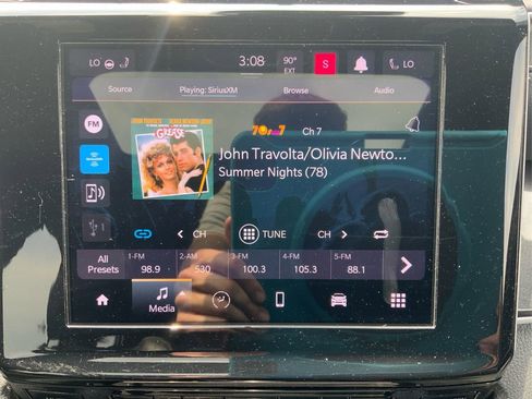 Used 2022 Jeep Grand Cherokee Altitude image 24