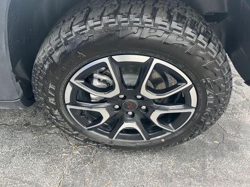 Used 2025 Jeep Compass Trailhawk image 24