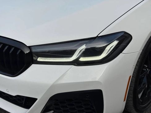 Used 2022 BMW 540i xDrive w/ M Sport Package image 4