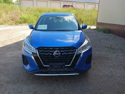 Used 2024 Nissan Kicks SV FWD image 4