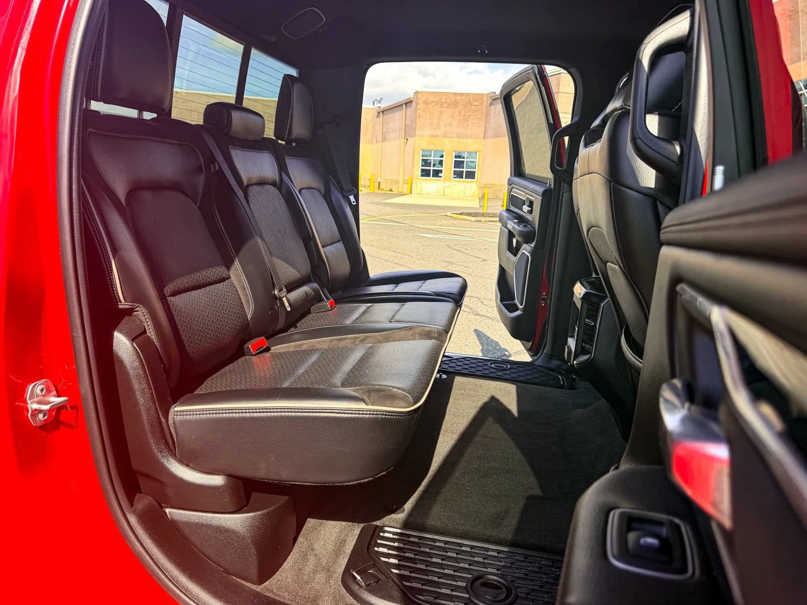 Used 2021 RAM 1500 Laramie AWD/4WD image 21