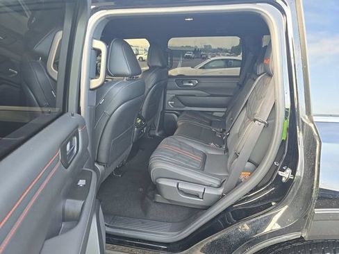 Used 2025 Nissan Armada PRO-4X AWD/4WD image 14