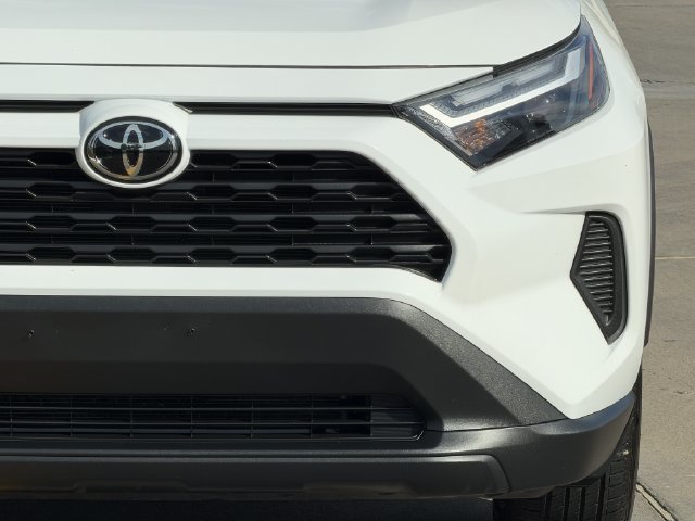 Certified 2025 Toyota RAV4 LE AWD/4WD image 8