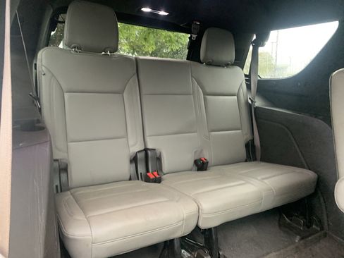 Used 2021 Chevrolet Tahoe Z71 w/ Z71 Off-Road Package image 33