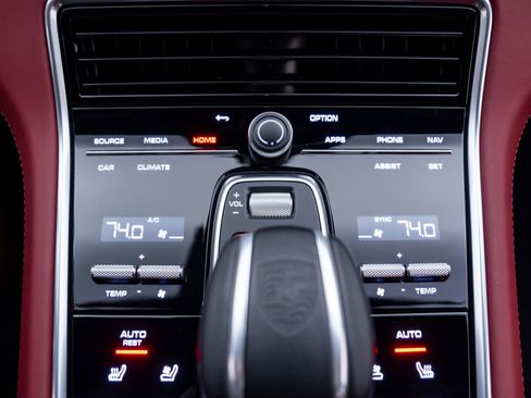 Certified 2023 Porsche Panamera Platinum Edition image 25