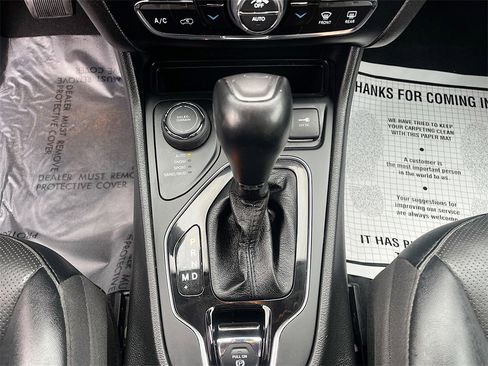 Used 2023 Jeep Cherokee Altitude Lux image 17