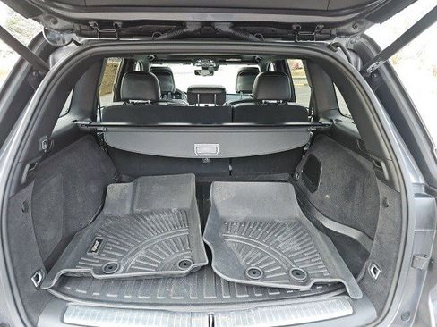 Used 2023 Jeep Grand Cherokee Overland w/ Luxury Tech Group IV image 18