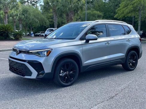 New 2026 Volkswagen Taos SE FWD image 24