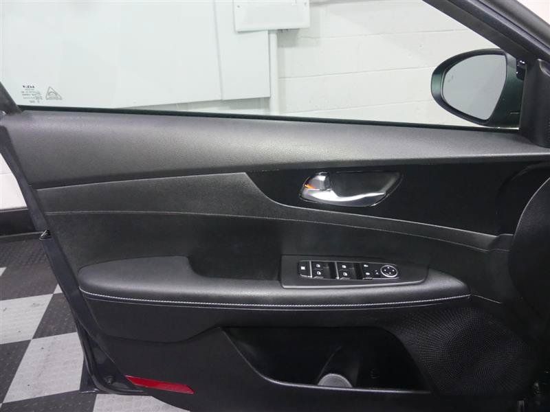 Used 2023 Kia Forte GT-Line FWD image 18