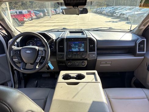 Used 2022 Ford F250 XL w/ Power Equipment Group image 7