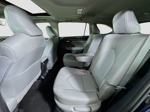 New 2026 Toyota Highlander XLE image 27