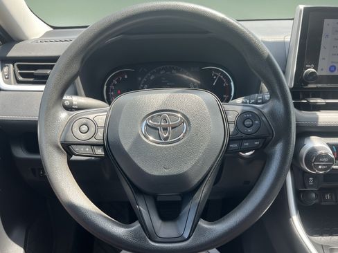 Used 2024 Toyota RAV4 XLE FWD image 16