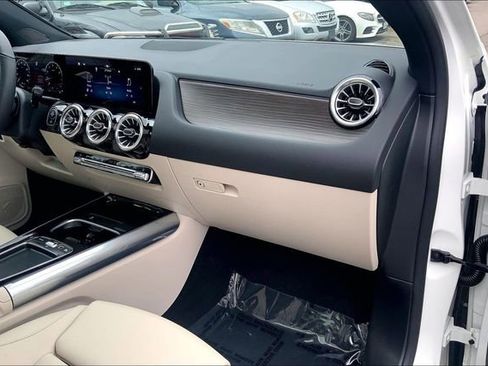 Used 2026 Mercedes-Benz GLA 250 4MATIC image 15